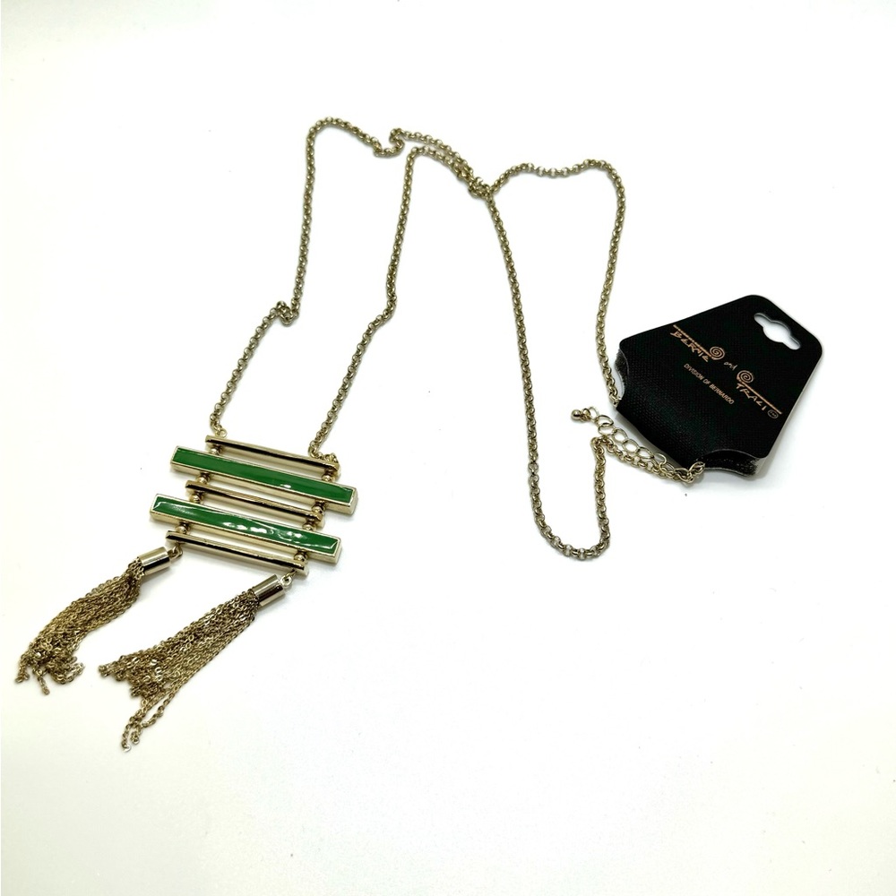 🆕 NWT 🆕 Long Gold Pendent Necklace
